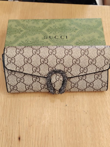جزدان من GUCCI