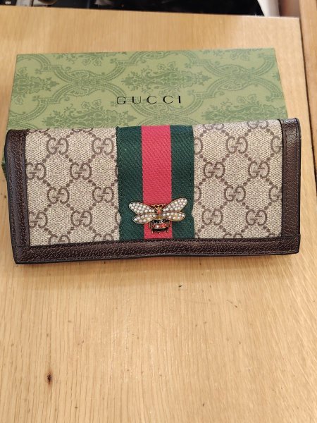 جزدان من GUCCI
