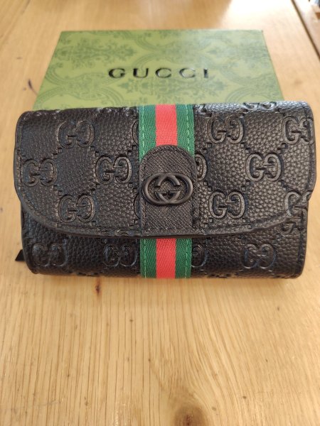 جزدان من GUCCI